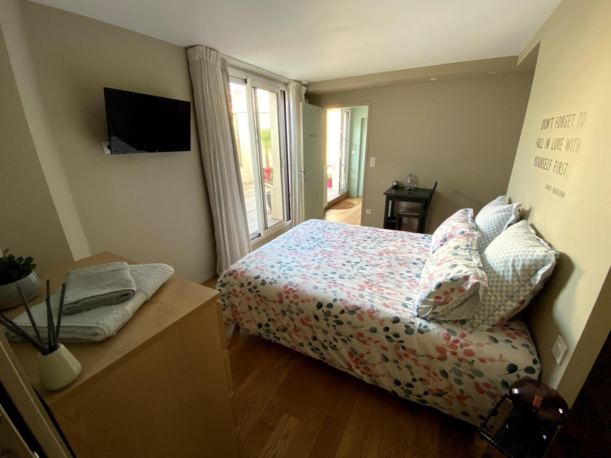 Au 10 Bed & Breakfast Luisant 객실 사진