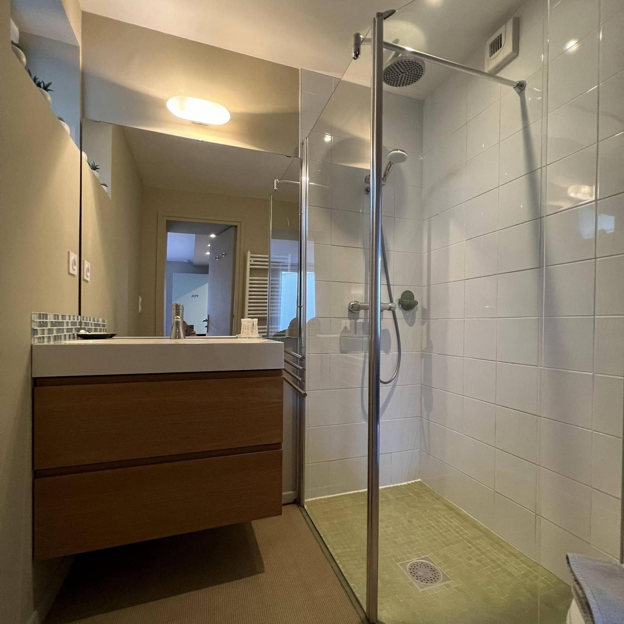 Au 10 Bed & Breakfast Luisant 객실 사진